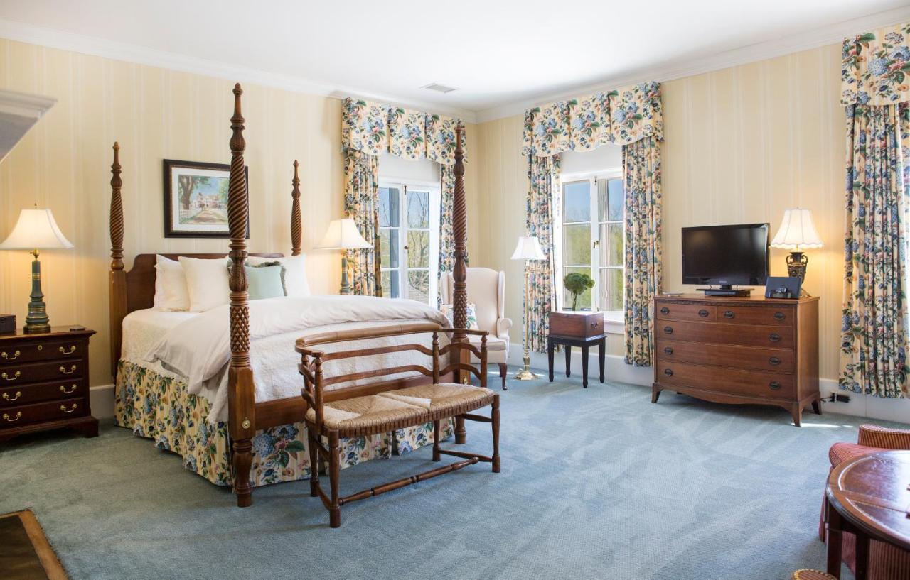 Inn At Warner Hall Глостер Экстерьер фото