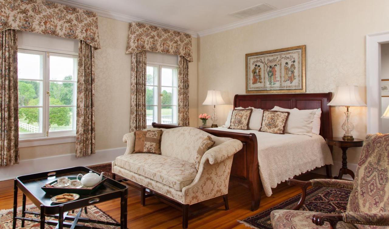 Inn At Warner Hall Глостер Экстерьер фото