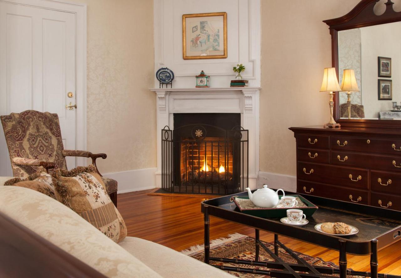 Inn At Warner Hall Глостер Экстерьер фото